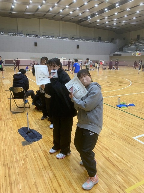 船橋バドミントン3位写真